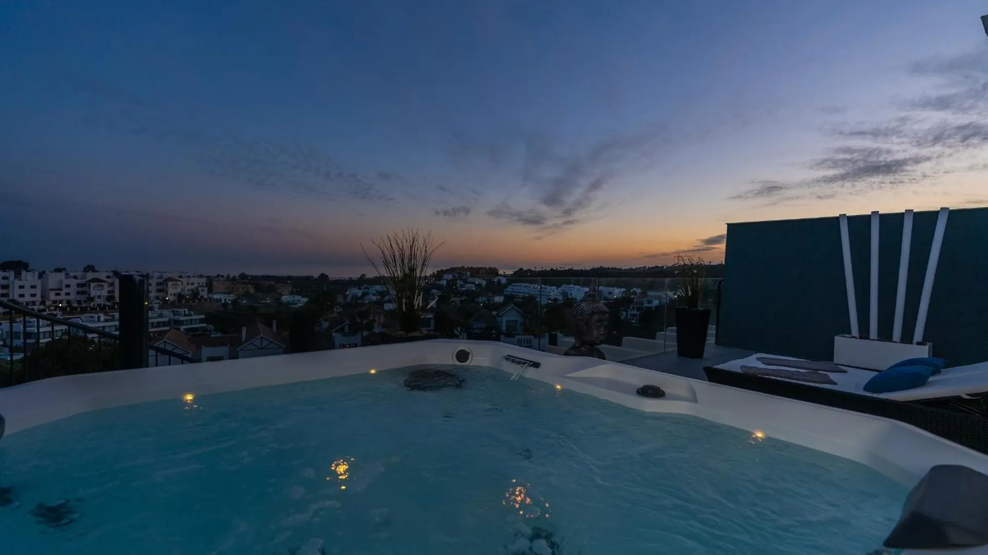 Ferienwohnung Oasis 325 New Luxury Penthouse With Amazing Sea View And Private Jacuzzi Estepona